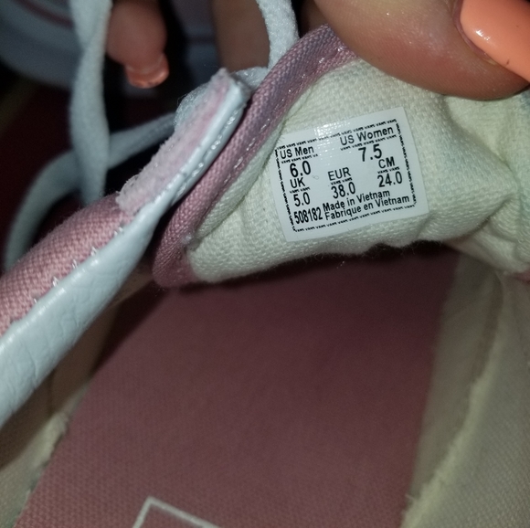 Vans - Picture 3 of 6